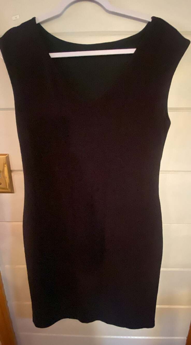 Isaac Mizrahi for Target Black Sleeveless V-Neck Sheath Dress Size M